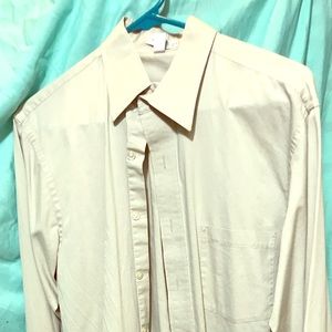 Men’s Van Heusen dress shirt